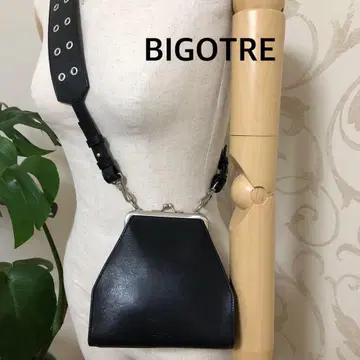 [ 양호 ] 비고타 가마구치 숄더백 천연 가죽 블랙 스터드 벨트