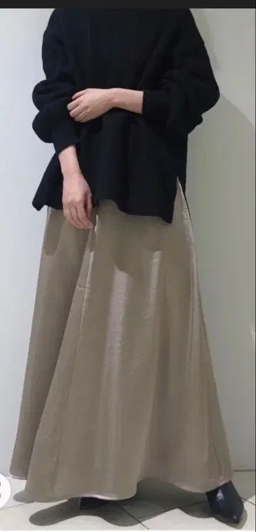 새상품급 BABYLONE 새틴 롱 스커트