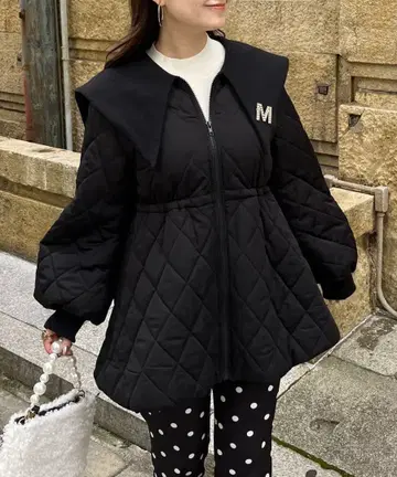 택 포함 새상품 프로즈 베일 빅 칼라 퀼팅 페플럼 블루종 L