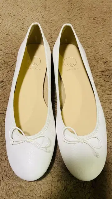 실내 시착만 한 화이트 리본 포함 발레 슈즈 24cm