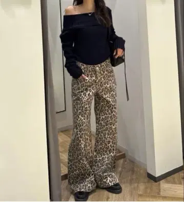 moussy LEO PRNTED WIDE 스트레이트 레오파드 와이드 데님