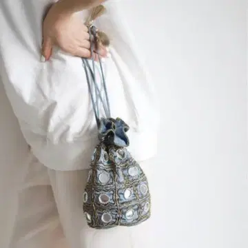 장식적인 드로우 스트링 백 파랑과 실버