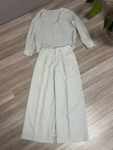 라이트 그레이 셋업 상의 M 하의 S 새상품급