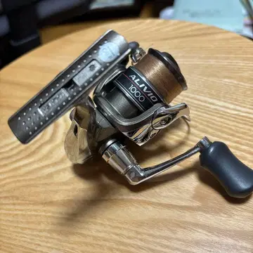 SHIMANO ALIVIO 1000 스피닝 릴