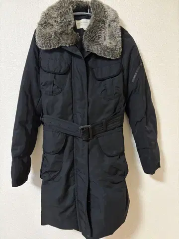 [ UNIQLO ] 퍼 포함 블랙 다운 자켓