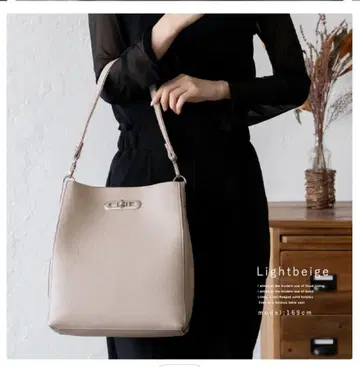 미사용 VITAFELICE 비타펠리체 스퀘어 숄더백