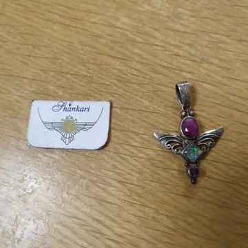 Shankari 실버 펜던트 루비 오팔