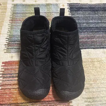 KEEN 퀼팅 신발 23.5cm