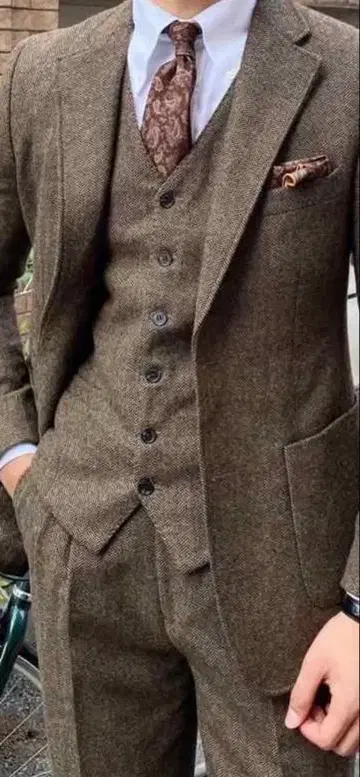브라운 트위드 쓰리피스 수트