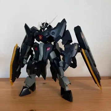 기동전사 건담 철혈의 오펀스 우르즈헌트 HG 건담 자간 완성품