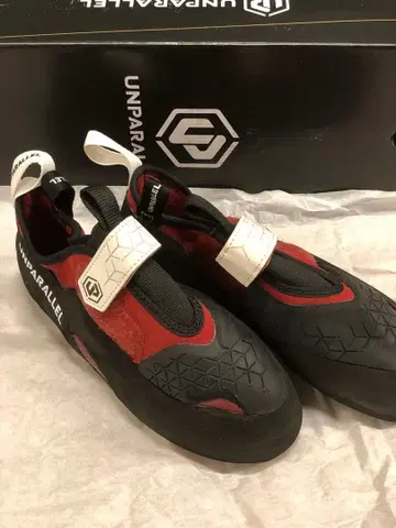 UNPARALLEL 플래그십