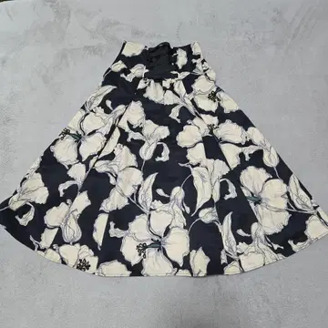 FRAY I.D DEVEAUX 플라워 프린트 플레어 스커트