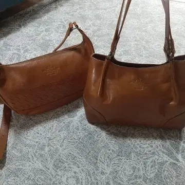 다코타의 숄더백과 토트백