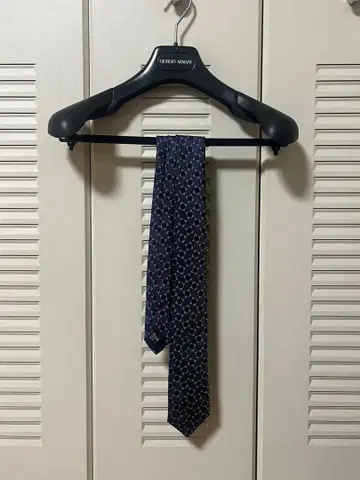 조르지오 아르마니 넥타이