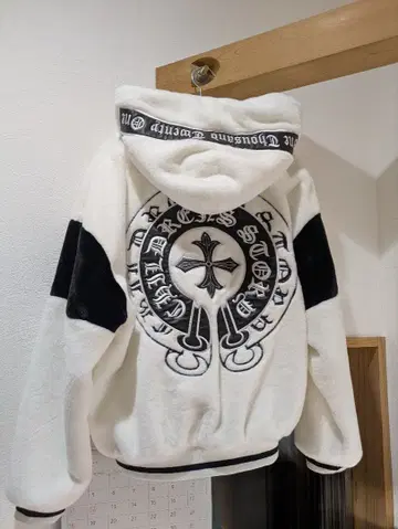 화이트 플리스 후드 자켓