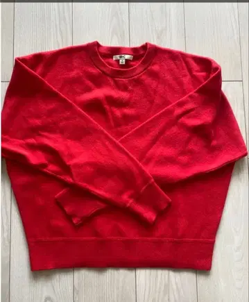 [새상품] 스무스 코튼 크루넥 스웨터 M 사이즈