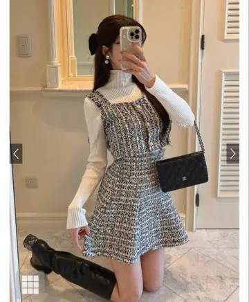 라메 트위드 뷔스티에 x 미니 플레어 스커트 셋업