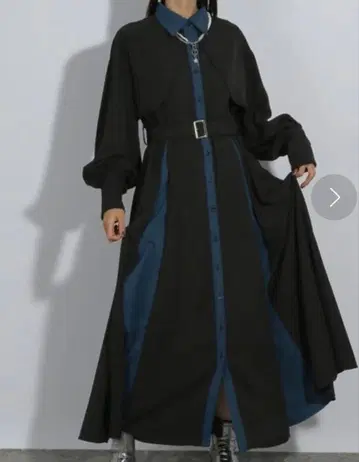 HARE 바이컬러 플레어 원피스 블랙