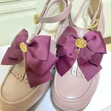 Amavel 리본 포함 스트랩 펌프스 브라운