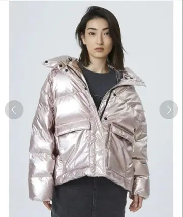 GAP 하이넥 숏 기장 다운