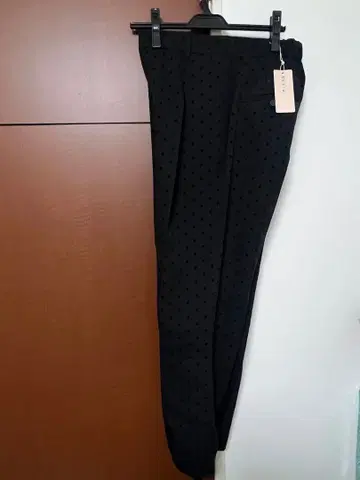 스트라 플로키 도트 테이퍼드 팬츠