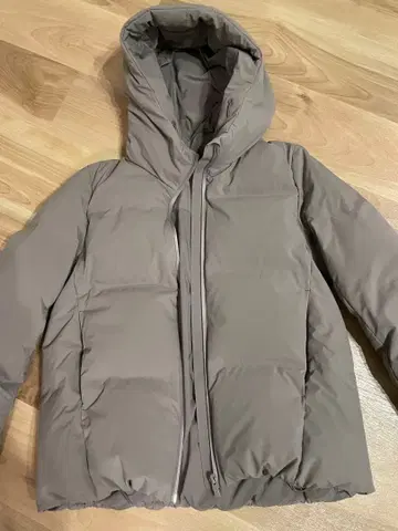 UNIQLO 그레이 후드 부착 다운 자켓