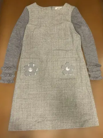 [ 새상품급 ] 갤러리 비스콘티 니트 소매 도킹 원피스 사이즈 2