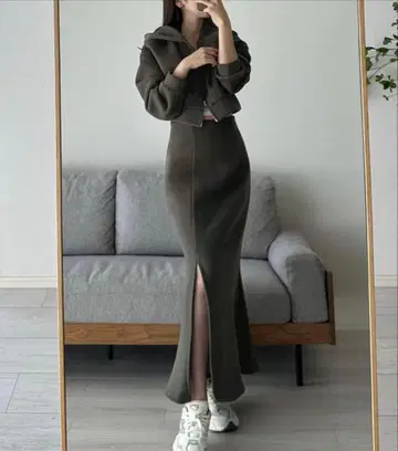 louere 속기모 맨투맨 후드티 숏 + 슬릿 머메이드 스커트