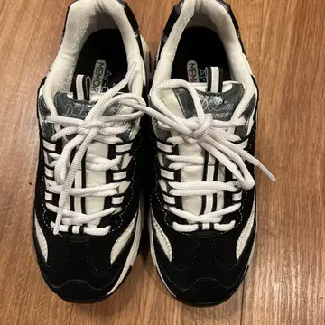 스케쳐스 스니커즈 여성용 진주 D'LITES149463