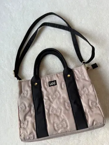 헬로키티 Lee 콜라보 별주 리본 키티 퀼트 토트백 새상품급 베이지