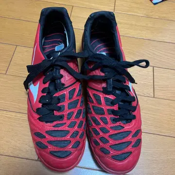 미즈노 모렐리아 네오 레드/블랙 축구화