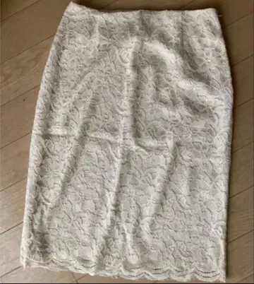 DIVA STUDIO 아이보리 레이스 타이트 스커트