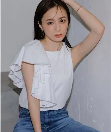 anuans 아지메 프릴 컷 상의