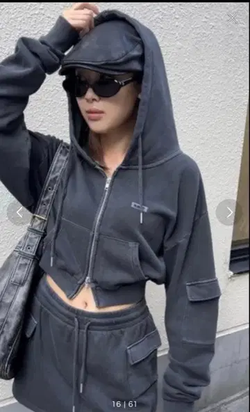 BLONDEY 피그먼트 지퍼 숏 후드티