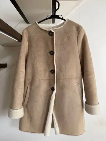 Ray BEAMS 베이지 무스탕 코트