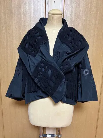 에이코 콘도 겉옷