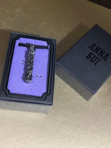 안나수이 ANNA SUI 가죽끈 목걸이 펜던트