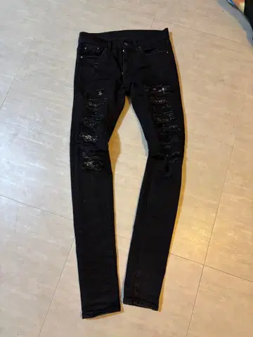 블랙 데미지 스키니진