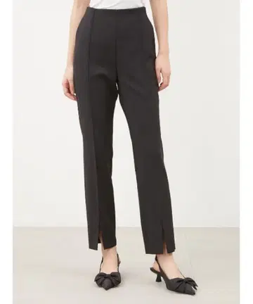 Mila Owen 미라 오웬 앞 슬릿 테이퍼드 팬츠