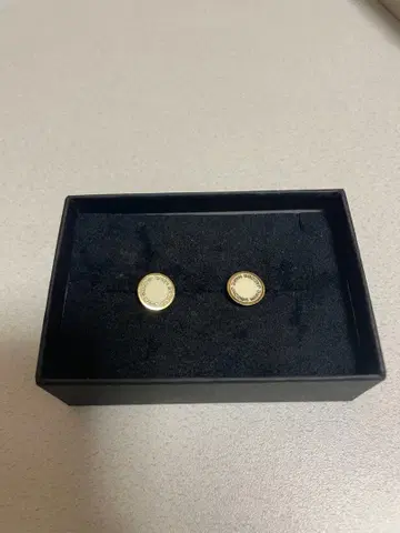 Marc Jacobs 골드톤 귀걸이