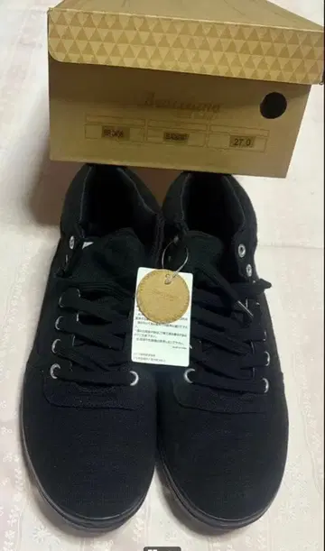 미사용 새상품 박스 포함 텍 포함 블랙 하이컷 스니커즈 27.0 cm