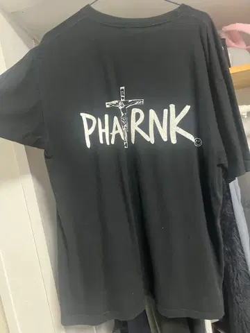 PHARNK 블랙 T셔츠