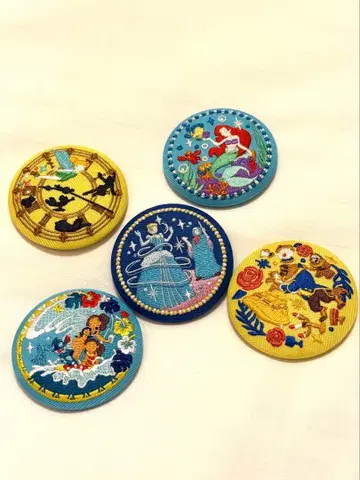 새상품 미사용 디즈니 자수 캔 배지