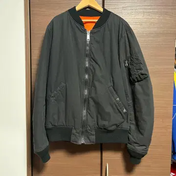 AVIREX 블랙 MA-1 자켓