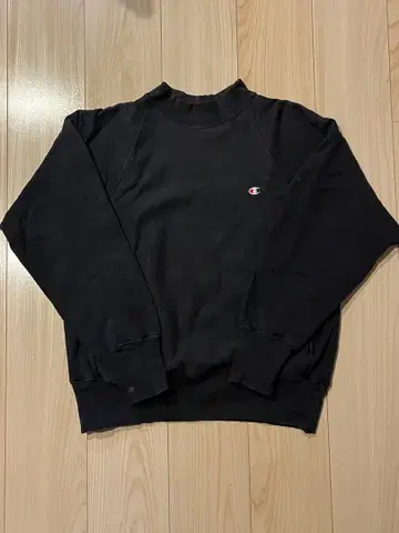 Champion Reverse Weave 블랙 모크넥