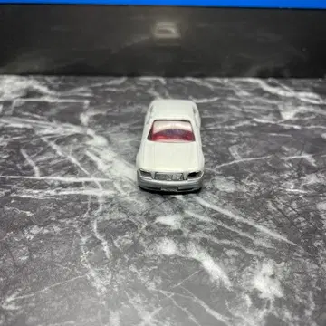 크라운 마제스타 미니카