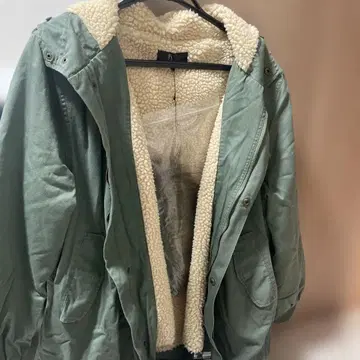 L.C. 후드 부착 모즈 코트 올리브 그린