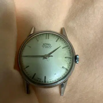 테크노스 수동 와인딩 17석 1950년대