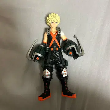 바쿠고 카츠키 피규어