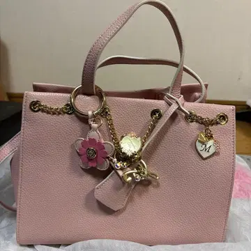 핑크 토트백 꽃과 하트 참 포함